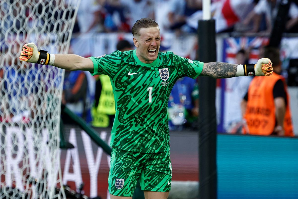 Viral! Botol Minum Jordan Pickford Bawa Inggris Hajar Swiss di Adu Penalti, Apa Tulisannya?